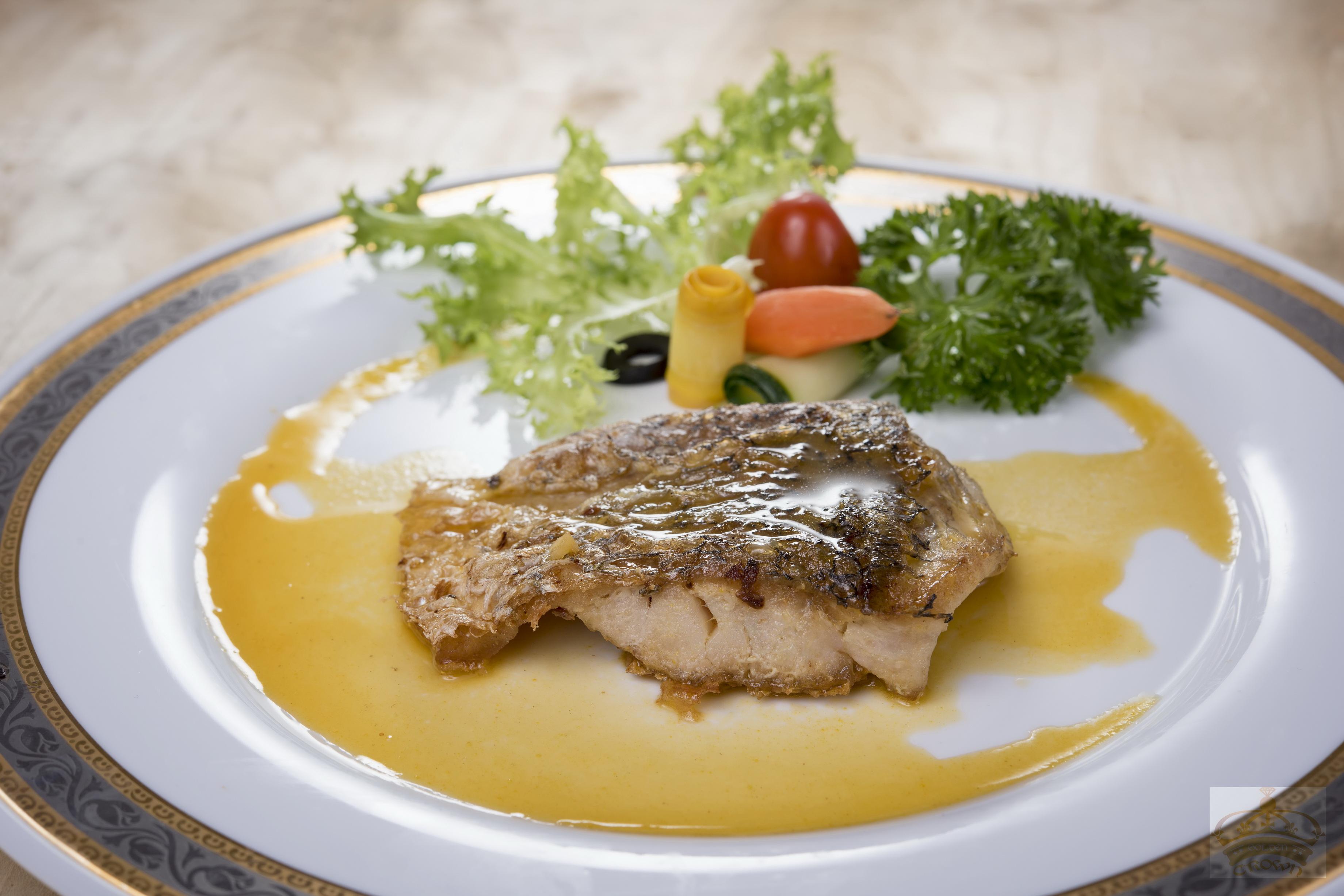 Golden Crown Hotel Ho Chi Minh City Bagian luar foto